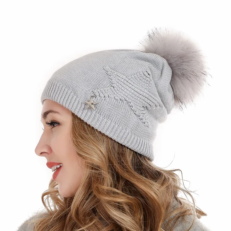Ensemble bonnet tricoté à pompon pendentif étoile et tour de cou – Image 3