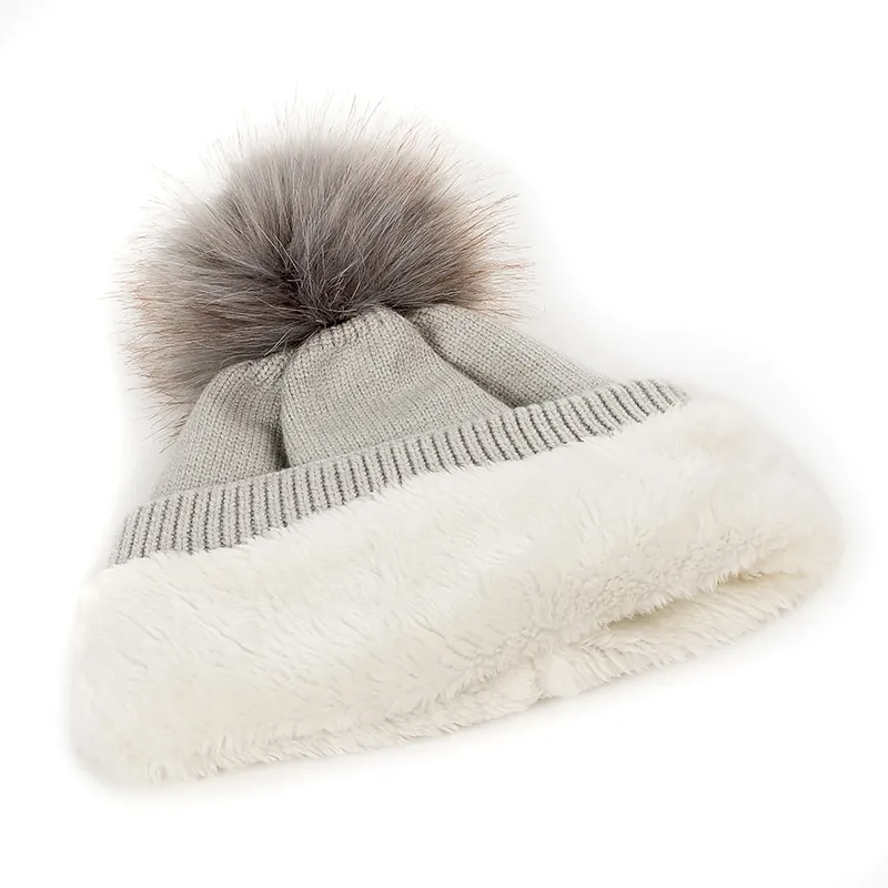 Ensemble bonnet tricoté à pompon pendentif étoile et tour de cou – Image 6