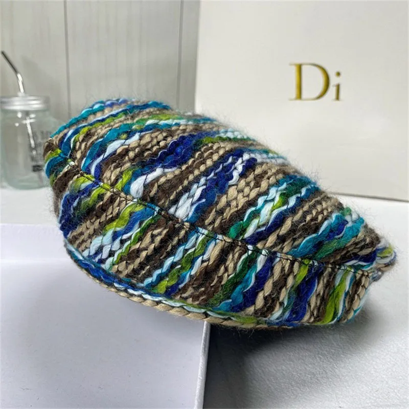 Béret de créateur tricoté