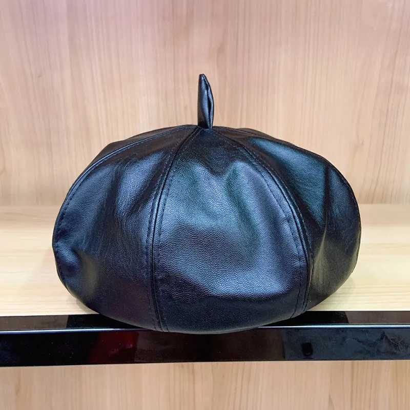 Béret basque en simili cuir pour femme – Image 3