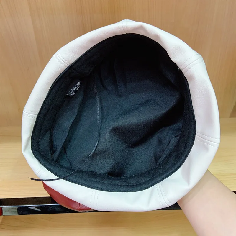 Béret basque en simili cuir pour femme – Image 4