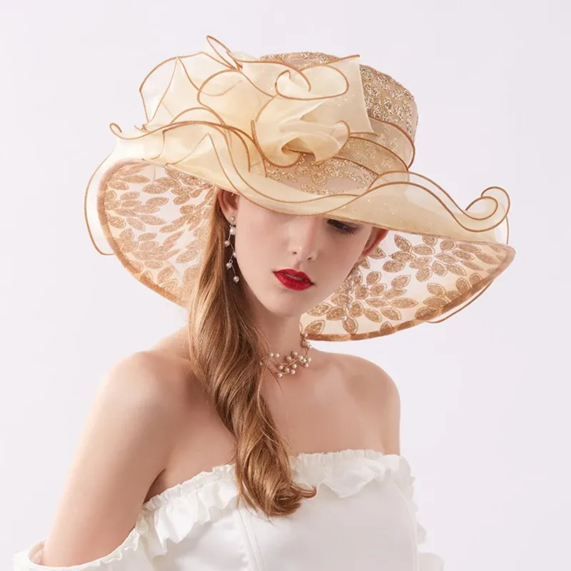 Chapeau cocktail organza femme feuilles d’or