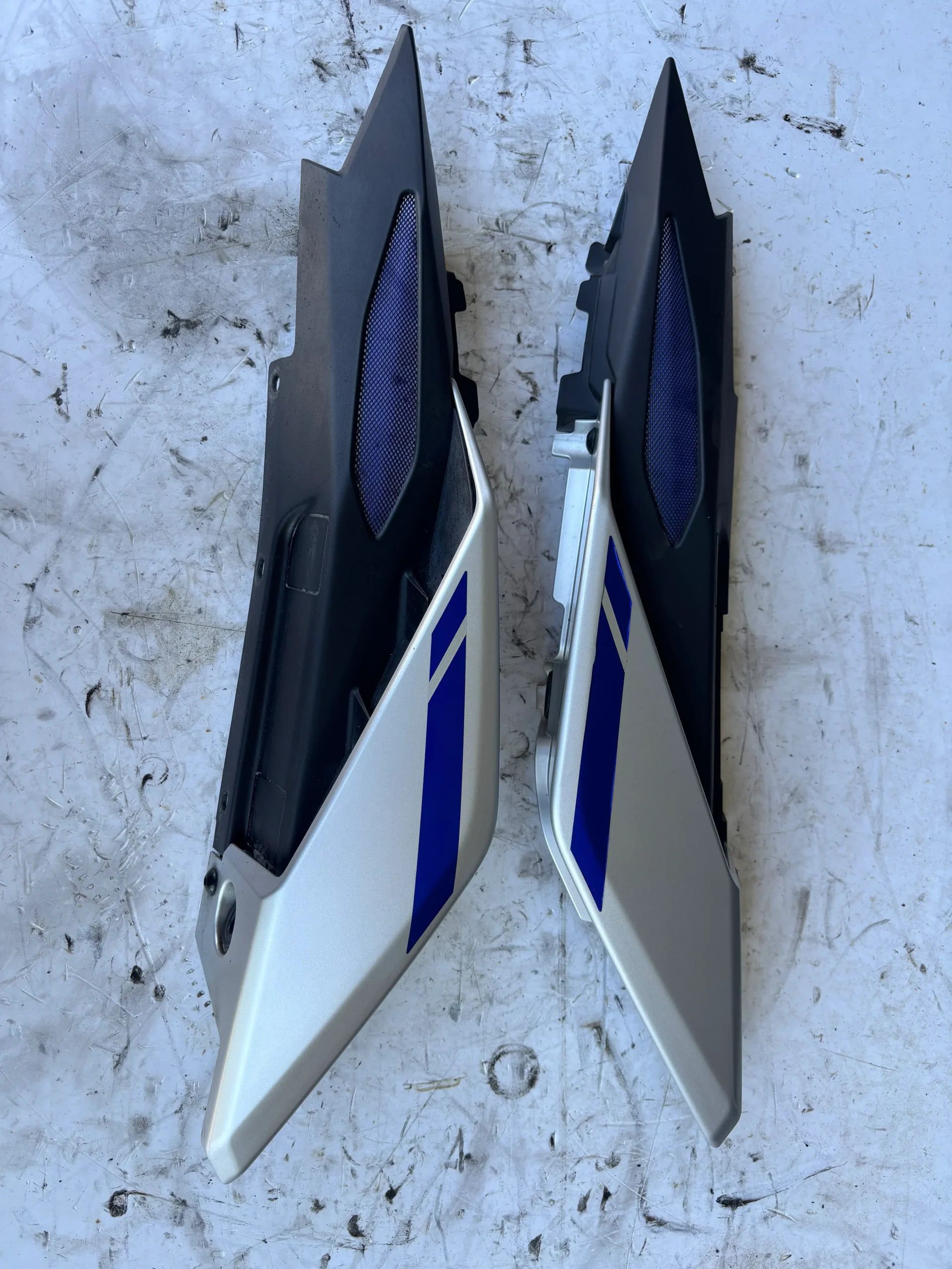 Carénage coque arrière droit yamaha mt 09 2017- 2020